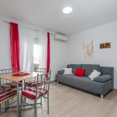Apartments Mil - 30 M From Beach Ribaritsa Eksteriør bilde